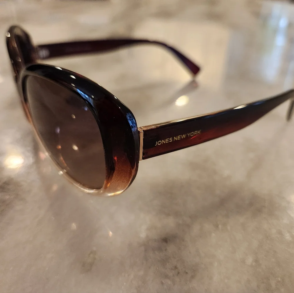 Jones New York | Plastic Brown Sunglasses